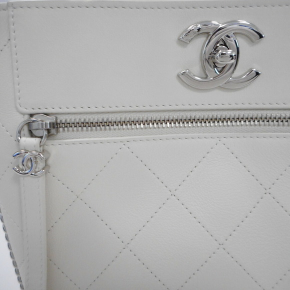 CHANEL Shoulder Bag Matelasse Coco Mark Chain White - Picture 6 of 11